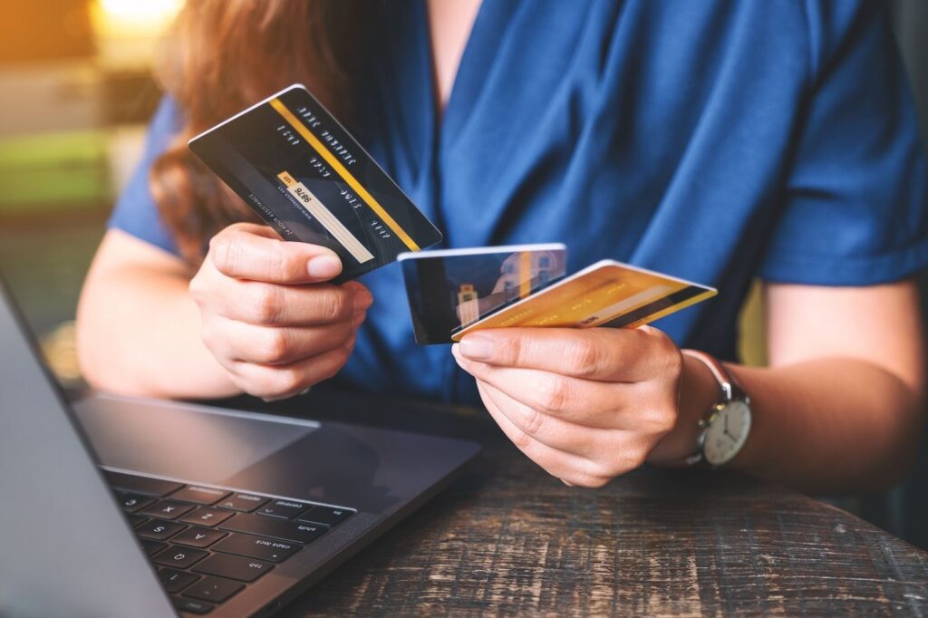 Can Credit Card Apps Help You Save Money?